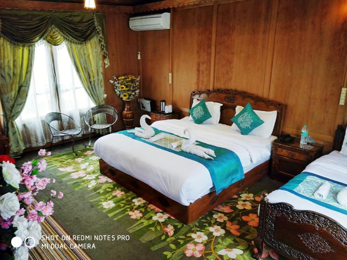 The Mughal Sheraton Houseboat Otel Durgjan Dış mekan fotoğraf