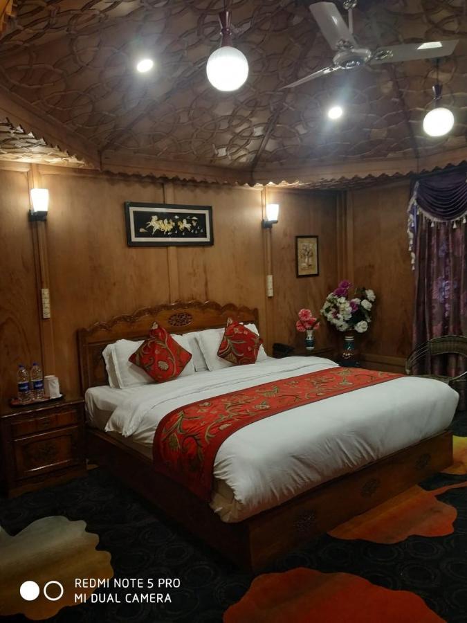 The Mughal Sheraton Houseboat Otel Durgjan Dış mekan fotoğraf