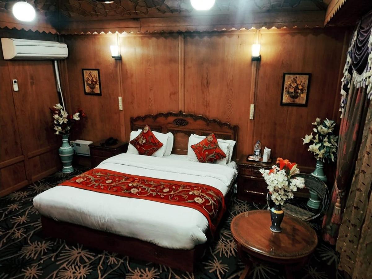 The Mughal Sheraton Houseboat Otel Durgjan Dış mekan fotoğraf