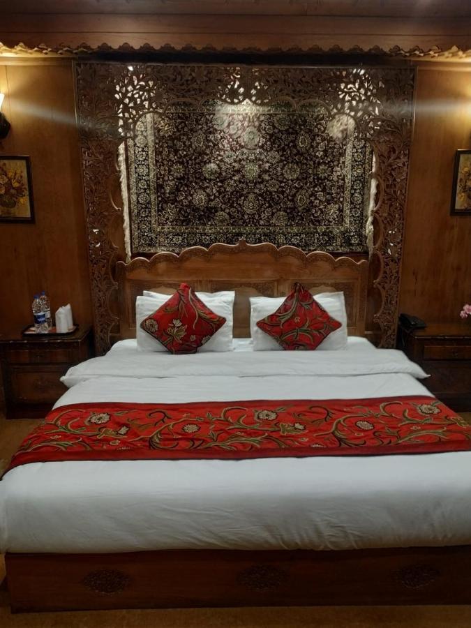 The Mughal Sheraton Houseboat Otel Durgjan Dış mekan fotoğraf